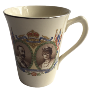 Tasse antik - Silver Jubilee King George V Queen Mary 1910 - 1935 Burleigh