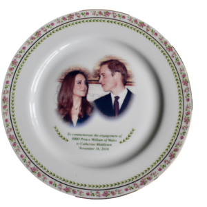 Teller zur Verlobung von William & Kate 2010